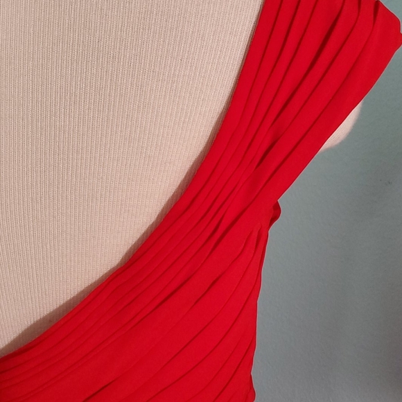 JJS house, NWT, special occasion ball gown. - Picture 9 of 15